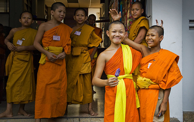 Volver al cole: Encuesta budista en Tailandia. Regreso al cole Volver al cole: Encuesta budista en Tailandia. Regreso al cole